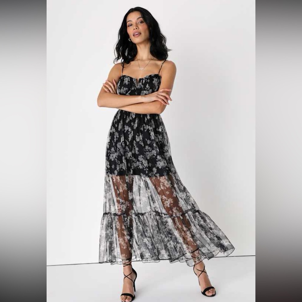 Lulu's Black and Gray Floral Midi Dress